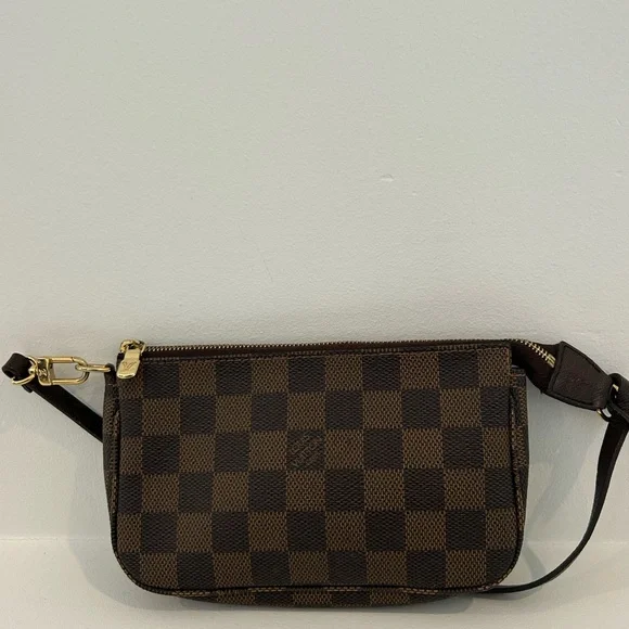 Louis Vuitton Pochette Accessoires - Picture 2 of 13